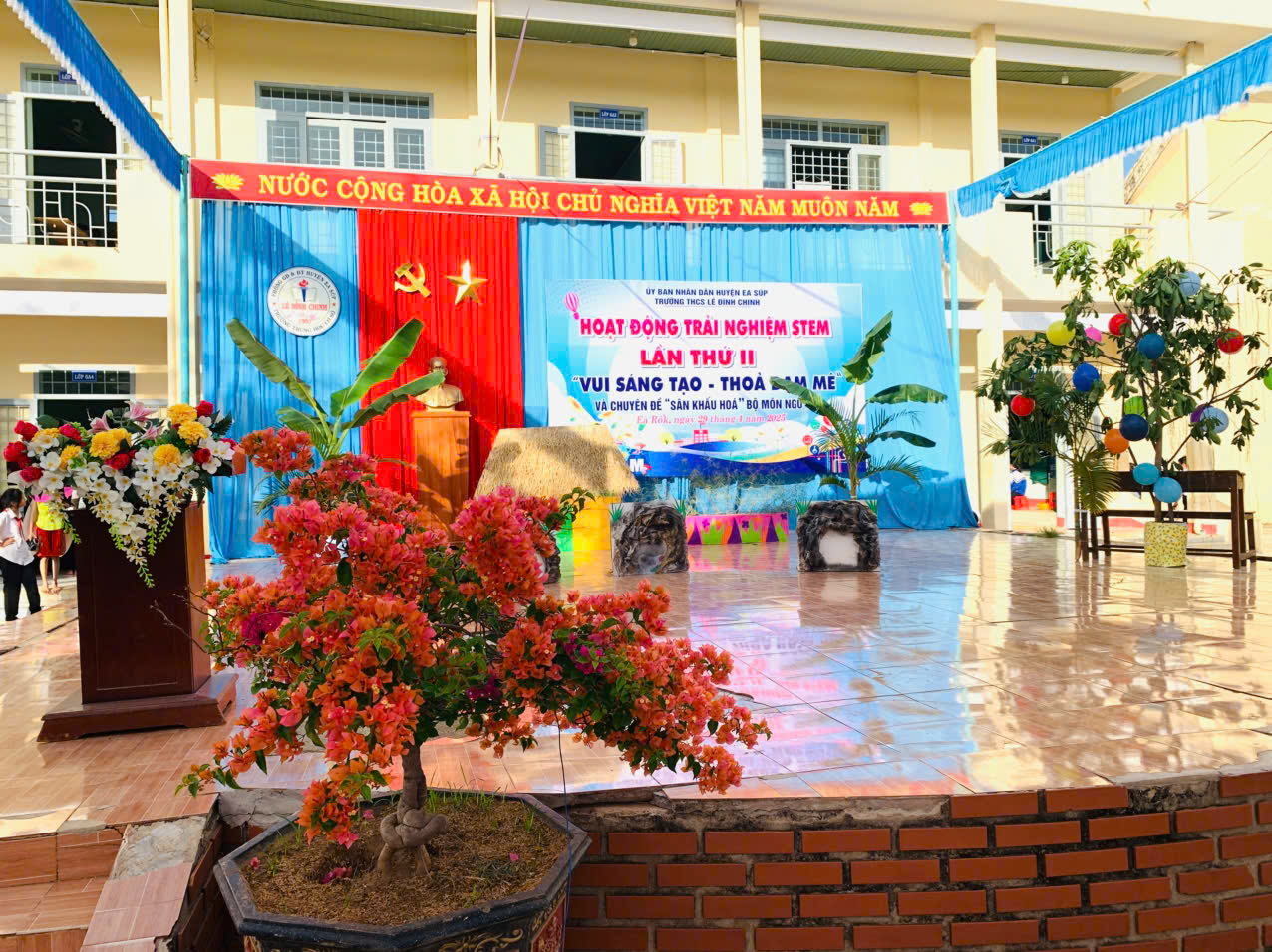 TRƯỜNG THCS LÊ ĐÌNH CHINH TƯNG BỪNG TỔ CHỨC NGÀY HỘI STEM LẦN THỨ HAI NĂM HỌC 2024–2025